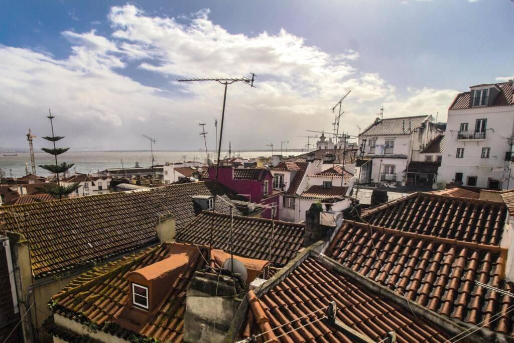 Amazing River View In Historical Lisboa Kültér fotó